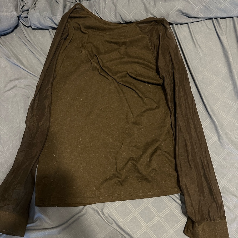 Long sleeve t shirt with mesh sleeves